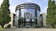Загуба на милиарди евро и търсене на спасение – какво ще се случи с Volkswagen?