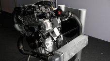 BMW показа 3-цилиндровите си двигатели