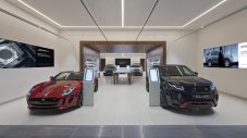 Дилъри на Jaguar и Land Rover на война с автомобилния производител