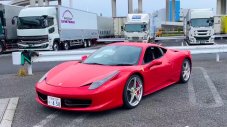 Ferrari 458 Italia доказа, че суперколата може да бъде издръжлива 