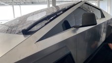 Tesla показа нова версия на електрическия си пикап