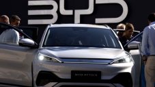 Apple тайно помага на BYD за батерии