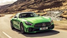 Mercedes-AMG работи върху най-мощното купе GT R