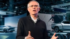 Шефът на Stellantis: Чака ни кървава баня, ако последваме Tesla