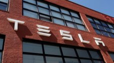 Tesla съди ЕС заради митата върху китайските електромобили