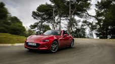 Сложи си шапката: тестваме новата Mazda MX-5 RF