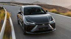 Защо Lexus бягаше дълго време от електромобилите?