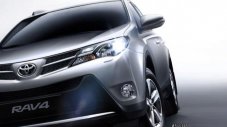Първи снимки на следващата Toyota RAV4