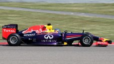 Проблемите на Red Bull на тестовете продължават