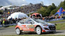 Hyundai с първа победа във WRC