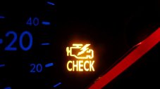 2/3 от шофьорите не обръщат внимание на сигнала за проблем с двигателя