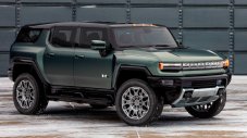 За новия GMC Hummer EV се чака... 17 години