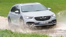 Opel Insignia също се предава на модата