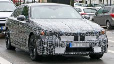 Новото BMW 5-Series получава "нормална" решетка