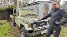 Изоставена Toyota Land Cruiser възкръсна след години в гората