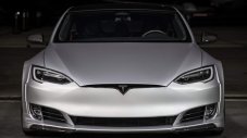 Tesla изгоря на паркинг в Хонконг
