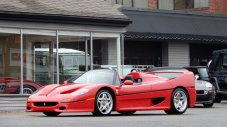 Най-рядкото Ferrari от 90-те се продава за 3 млн. долара