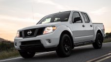 Nissan разделя близнаците Navara и Frontier