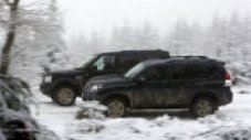 Land Rover Discovery vs Toyota Land Cruiser