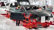 Работниците в Tesla се оплакват от условията на труд