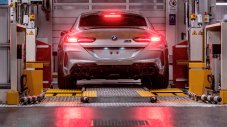 Войната в Украйна затвори заводи на BMW и Porsche