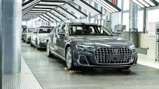 Audi ограничава бензиновото A8 за сметка на електромобил