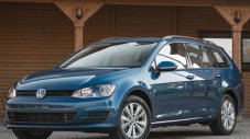 Новият VW Golf остава без комби