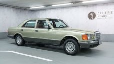 Музеят на Mercedes-Benz продава S-Class от 1982 г. 