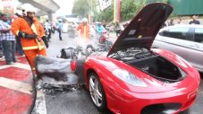 Ferrari 430 изгоря в Малайзия