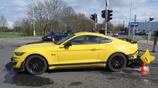 Ford Mustang се превърна в ракета и уцели от втория път