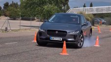 И Jaguar I-Pace се провали на "лосовия тест"