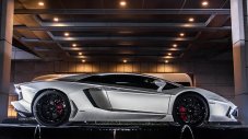 Lamborghini посвети автомобил на Джаки Чан