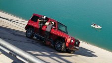 Mercedes G-Class предизвиква гравитацията (ВИДЕО)