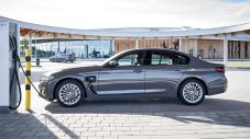 Електрическите BMW i5 и i7 ще получат по три двигателя