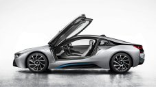 Първа снимка на серийното BMW i8 