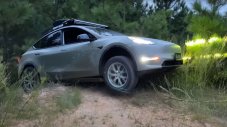 Справя ли се Tesla Model Y на тежък терен?