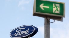Ford откупи закриването на фабриката в Генк