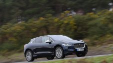 Jaguar навлиза в нова територия с три SUV с цена над 100 000 евро