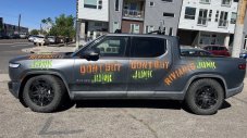 Собственик написа &bdquo;боклук&ldquo; на колата си и я върна на дилъра
