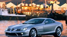 Смяна на гума за 400 000 евро? Да, при Mercedes SLR McLaren 