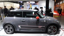 Най-мощното MINI пристигна в Париж