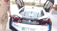 И BMW i8 облече униформа