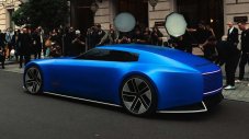 Цирк: Електрическият Jaguar Type 00 дебютира с... дизелов генератор