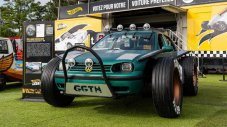 Стар VW Golf стана звезда, след като беше пратен за скрап