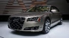 Модел 2012 на Audi S8 с V8 турбо и мощност 520 к.с.