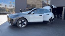BMW показа боя, която сменя цветовете си