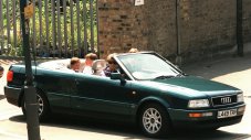 Продават кабриото на принцеса Даяна