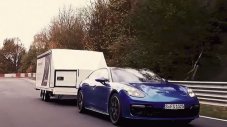 Комбито Porshe Panamera постави шантав рекорд на &bdquo;Нюрбургринг&rdquo; (ВИДЕО)