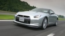 Nissan GT-R вече с официални снимки и данни