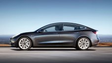 Tesla Model 3 измина близо 2 пъти повече от обявеното (ВИДЕО)